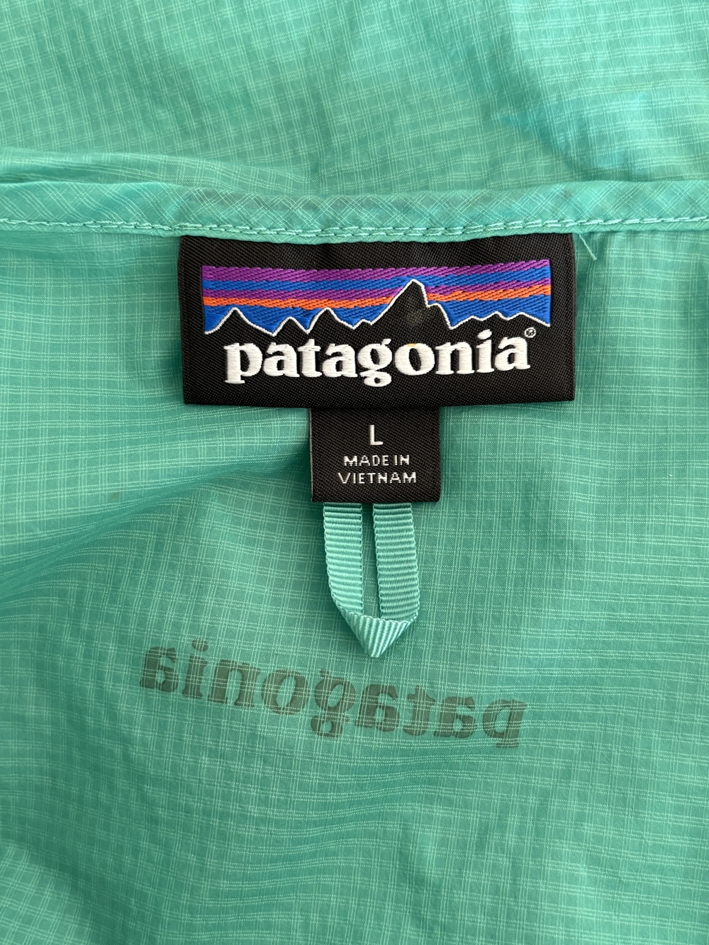 Patagonia Women’s Teal Windbreaker - Picture 7 of 8